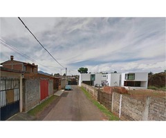 TERRENO cerca Centro de Pátzcuaro, 300 m2 con Barda