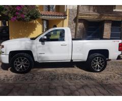 Chevrolet Silverado 2500 V8 4x4