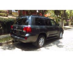 Toyota Land Cruiser 5p Wagon VX BL V8/5.7 Aut año 2014