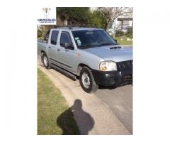 nissan np300 doble cabina 2009 plata