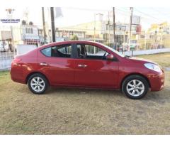 nissan versa 2012 rojo