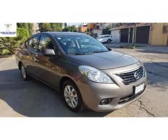 nissan versa 2012 gris