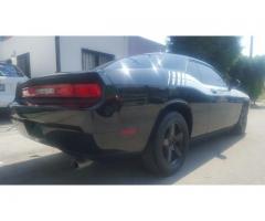 dodge challenger 10 negro