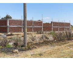 TERRENO COMERCIAL O HABITACIONAL EN ROQUE A PIE DE CARRETERA.