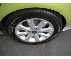 ford fiesta 2012 verde