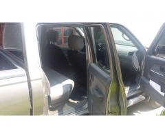 nissan frontier 2003 gris