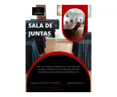 sala de juntas con proyector