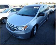 Camioneta Honda Odyssey 5p modelo 2014