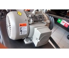 MOTOR TRIFASICO DE 5 HP MARCA SIEMENS